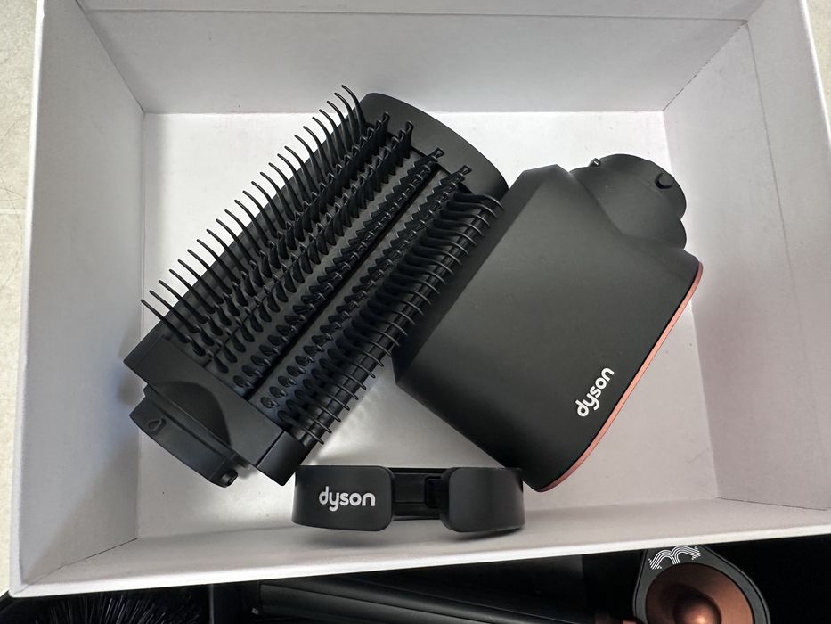 Dyson airwrap I.D.
