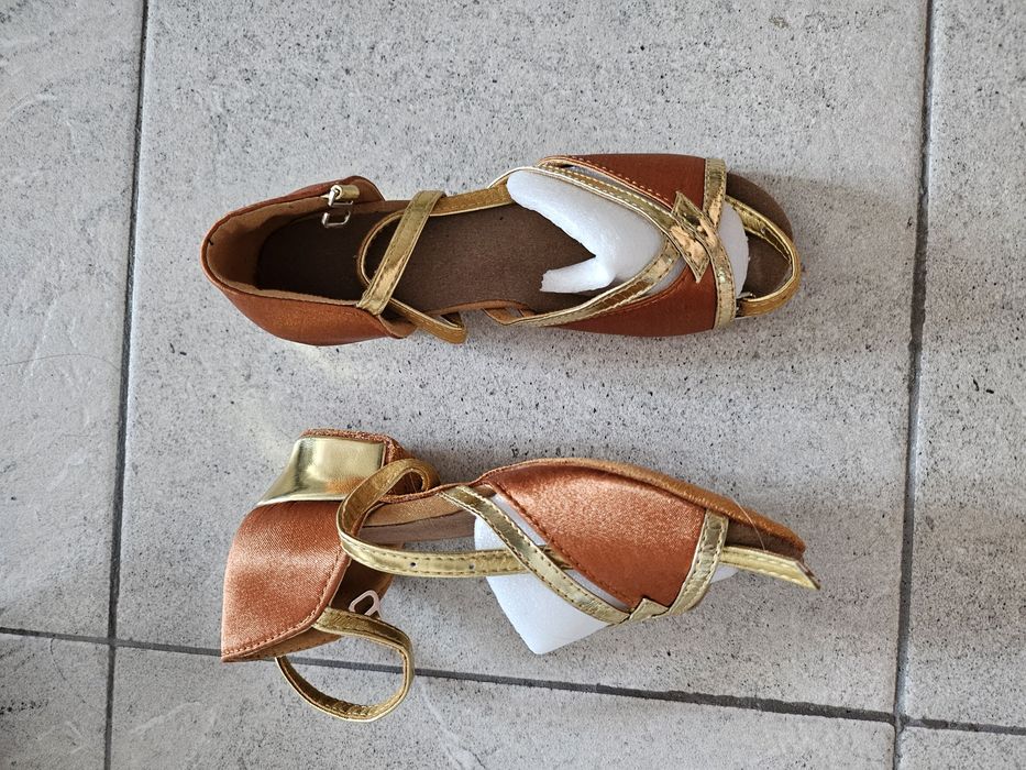 Детски обувки за танци