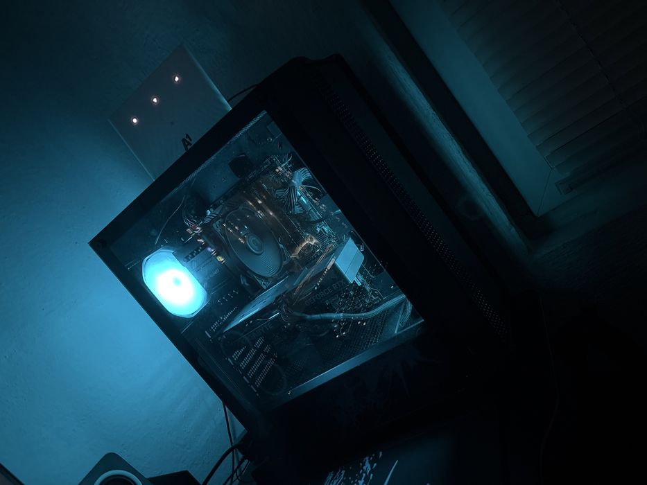 Геймърски компютър Intel 11400f. Rtx 4060. 32 GB RAM. SSD 1 TB M.2