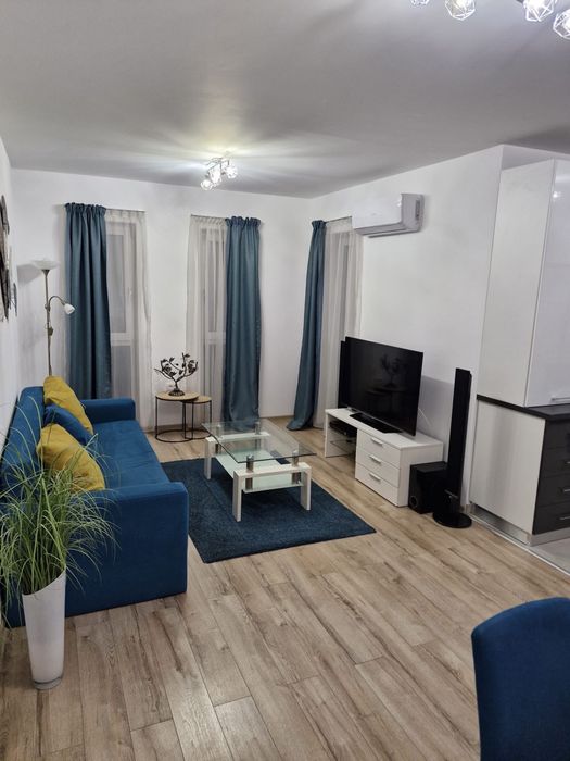 De inchiriat apartament cu 3 camere pe Aradului