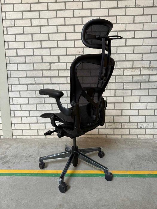 Refurbished Herman Miller Aeron Remastered Onyx (Atlas Headrest)