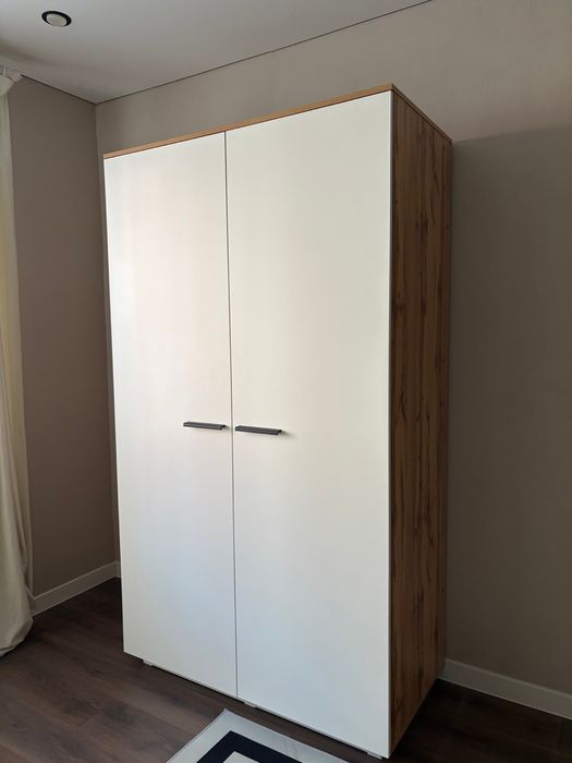 Шкаф для одежды почти новый