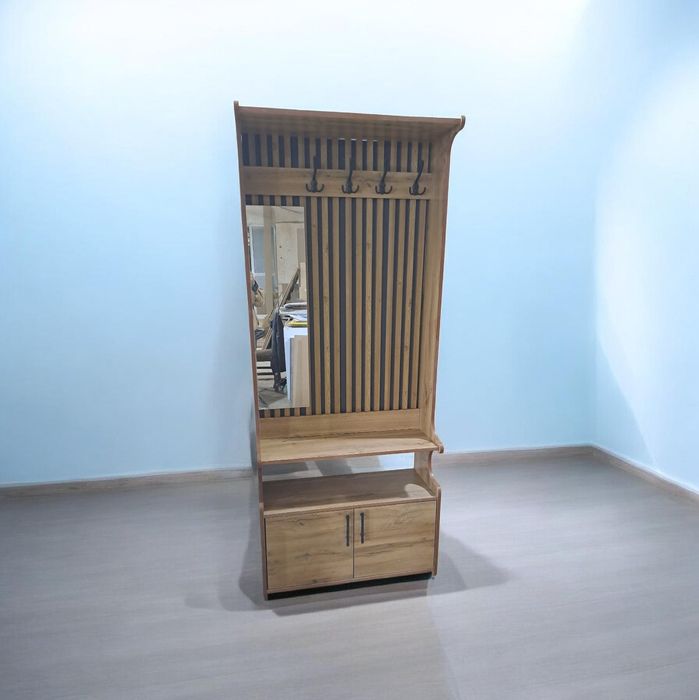 Продаётся Прихожка. Размер высота 1м 90см глубина 32см длина 80см