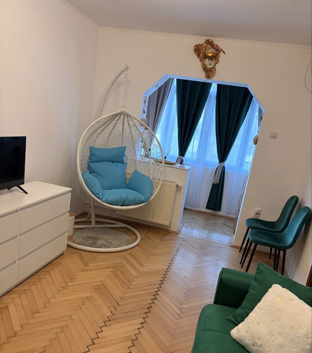 Inchiriez apartament cu doua camere, zona Ostroveni, langa maidan!!!