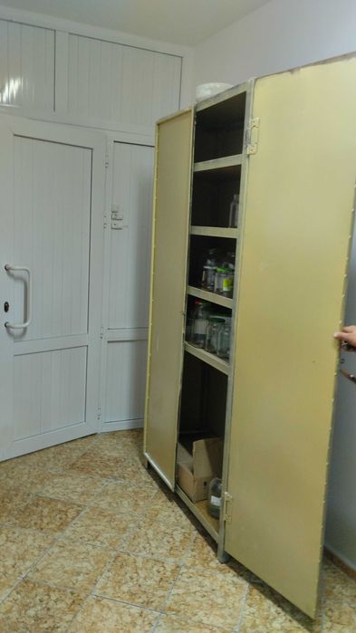 Продам шкаф железный
