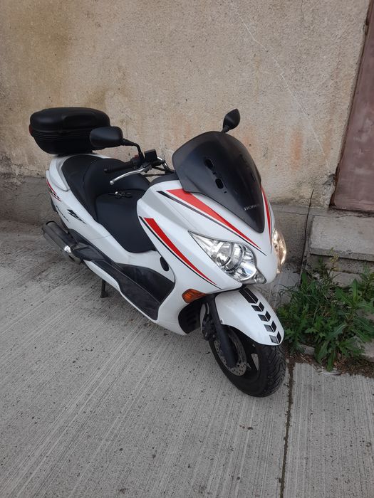 Vând scuter HONDA FORZA NSS 250   .24780  Km