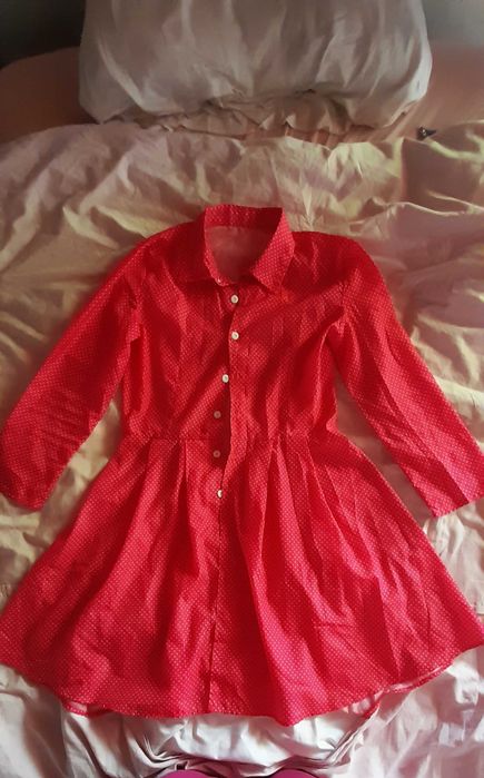 Различни дамски рокли