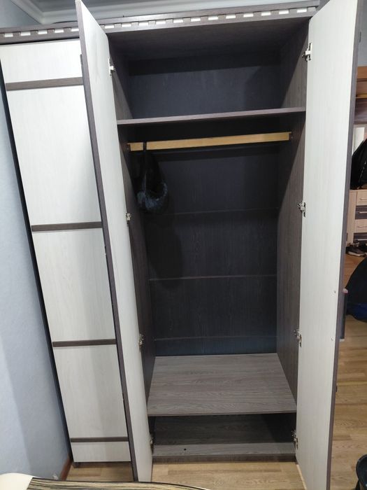 Шкаф для одежды продаю