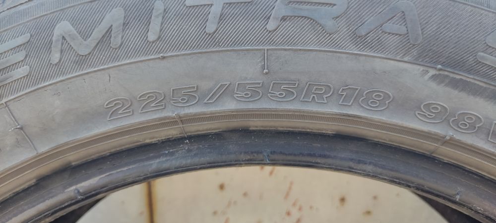 Продам шины летние Maxxis