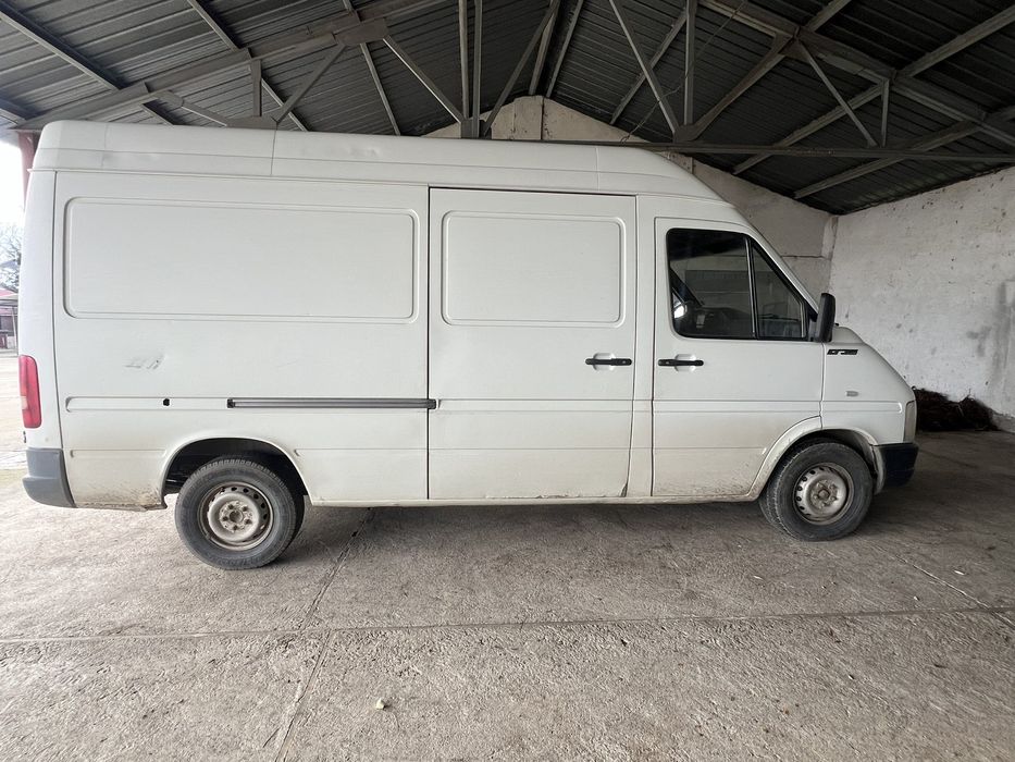 Продавам товарен микробус Волксваген LT 35