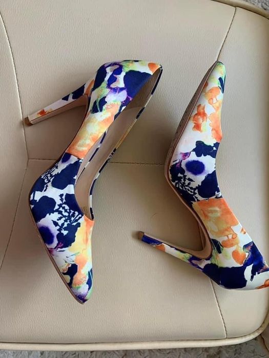 Pantofi Stiletto colorați Vince Camuto, ca noi, marime 36