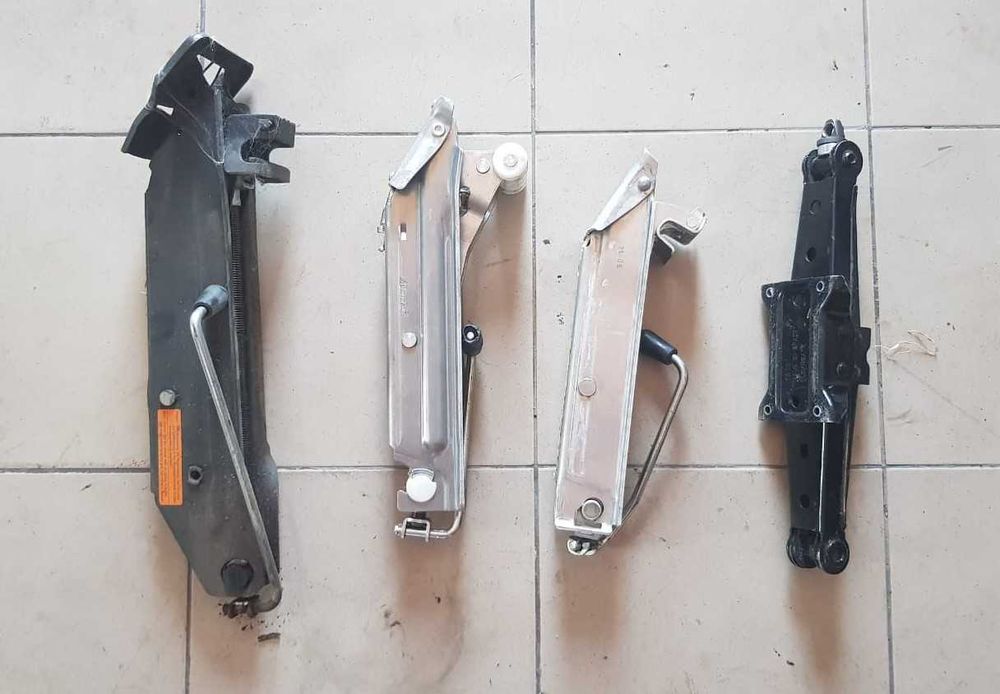 Roti jante Cric Prezoane Antifurt Roata rezerva 17 BMW F10 F20 F25 F30