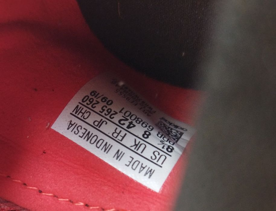 Бутсы  Adidas 42 р