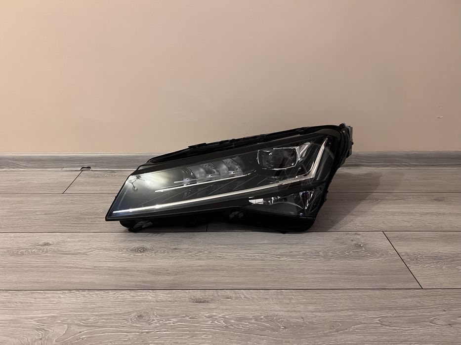 Far stanga Skoda Superb 3 Facelift Led Crystal Lyghting, Original, De Europa