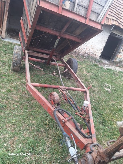 Vând Remorca agricola basculabila