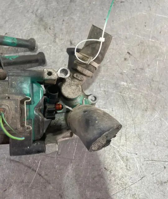 Carcasa termostat Ford Focus 2001 1.6 MT (101 hp)