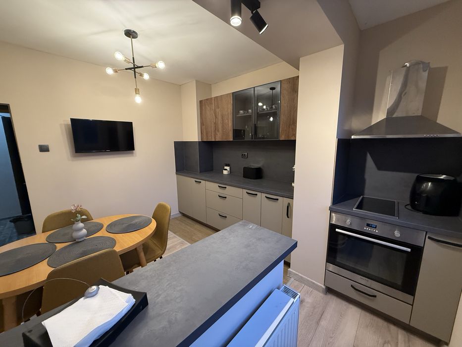 Дава се под наем Тристаен апартамент в Добрич, Дружба 2 - 103 кв.м за 357 € - Снимка #1