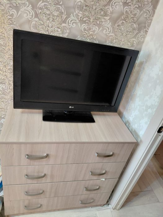 Телевизор ЖК LG в идеальном состоянии