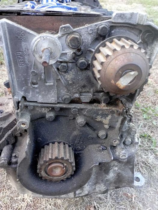 Dezmembrez laguna1 1,6 16v 1998