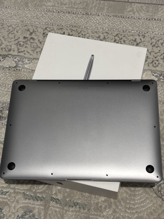 MacBook Air M1 8/256