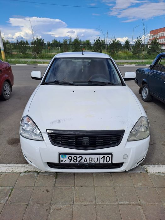 Продам машину.  Приора