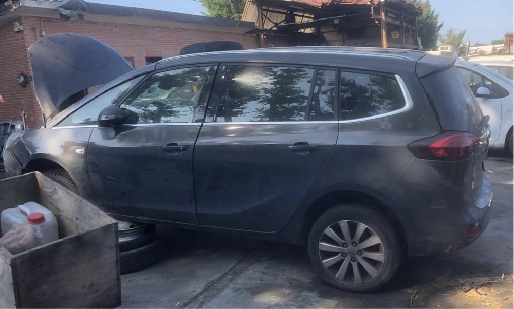 Piese Opel Zafira C 1.6B CNG. 2014 Volan stinga.