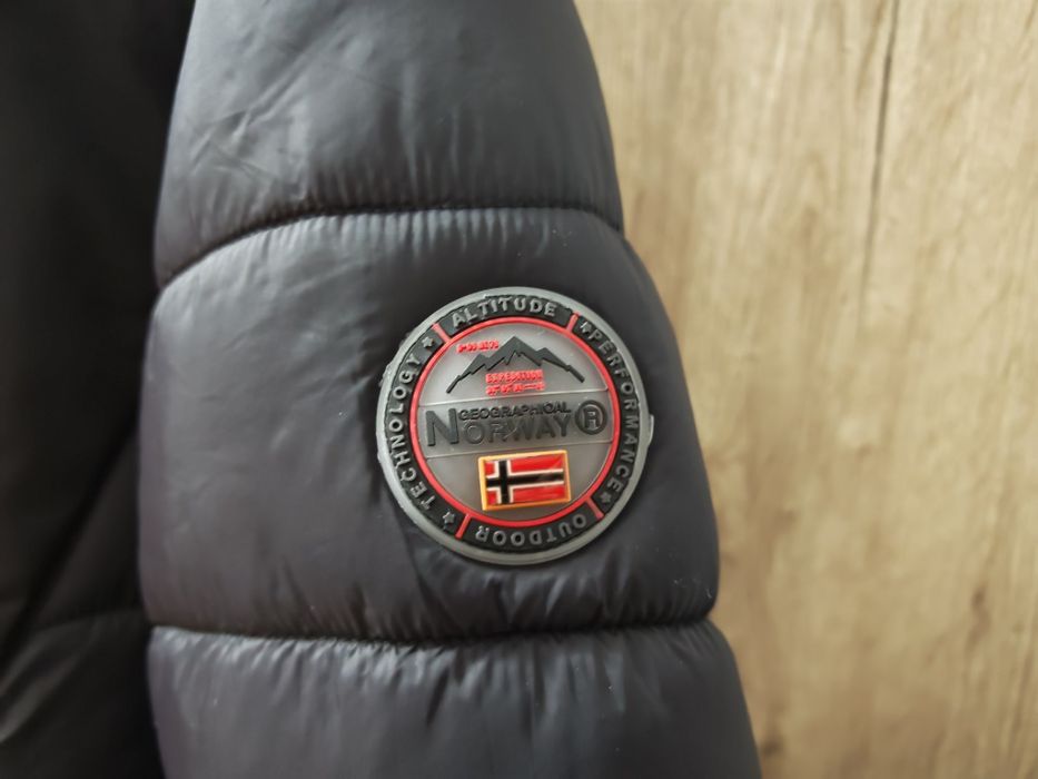 Geaca iarna Geographical Norway cu Gluga mărime XXL Noua Originala