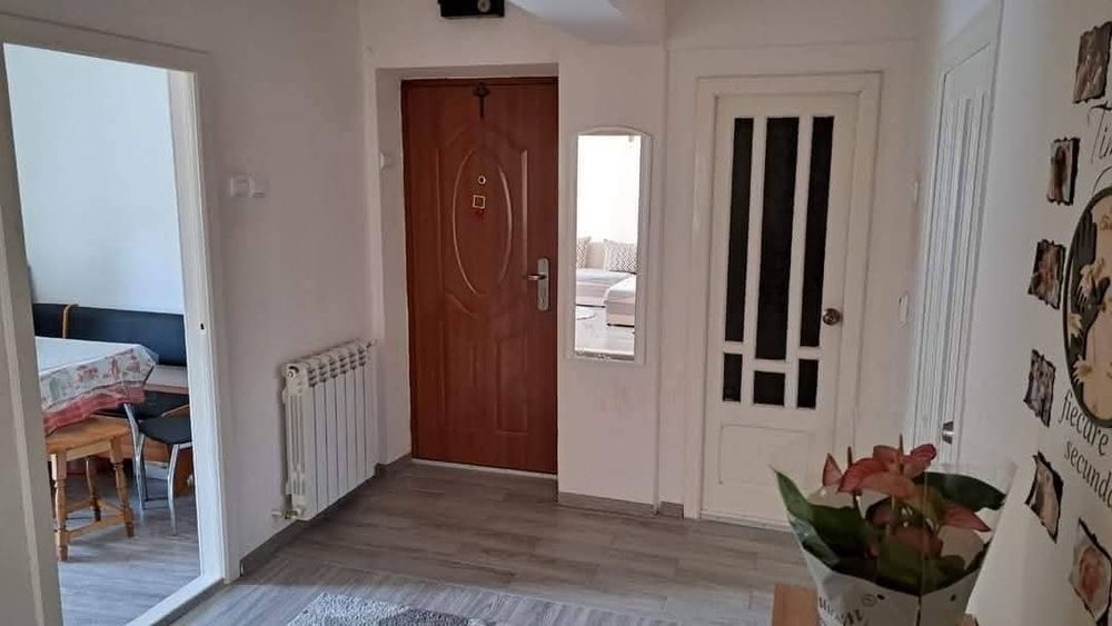 Apartament 3 camere 68 mp Parava