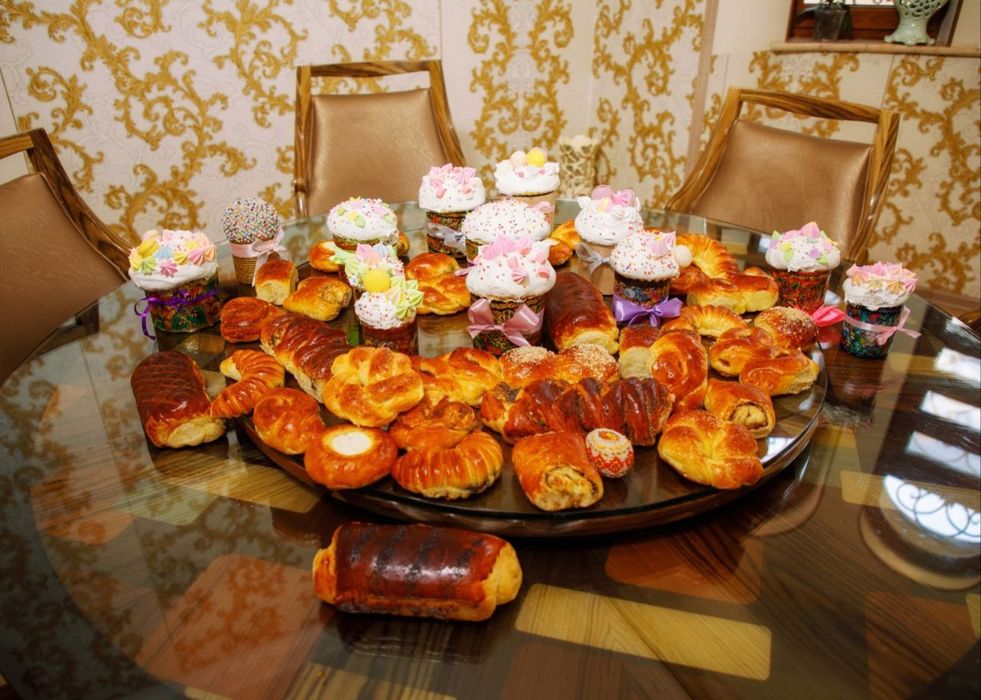 Домашняя выпечка хаит и пасха.   Булочки  , Рулеты  ,куличи  , чак чак