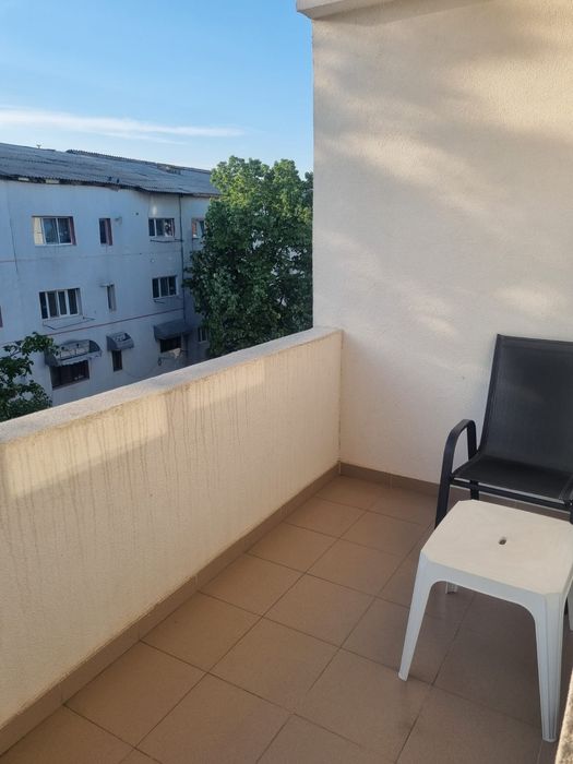 Închiriez garsoniera
