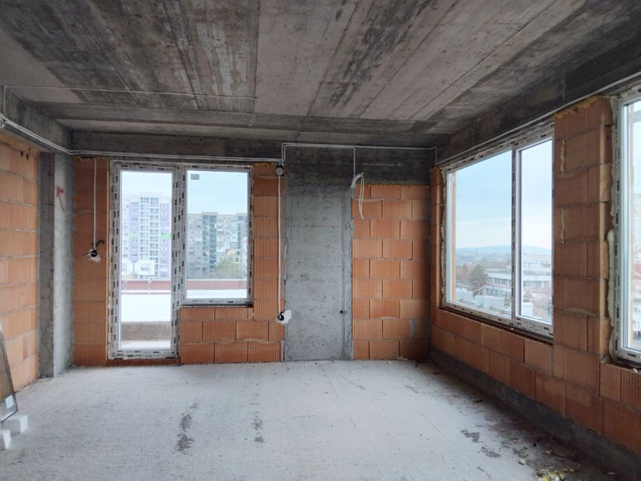 Продава се Тристаен апартамент в Бургас, Славейков - 103 кв.м за 1282 €/кв.м - Снимка #3