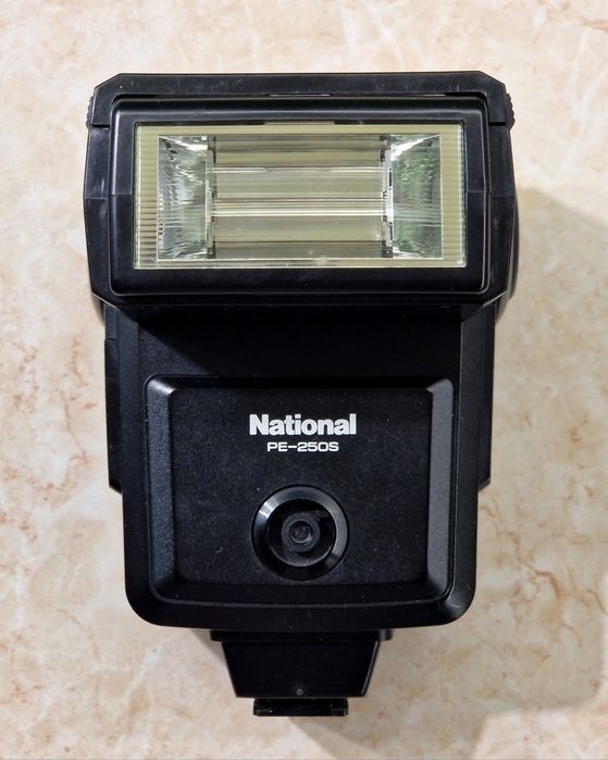 Светкавица National PE-250S