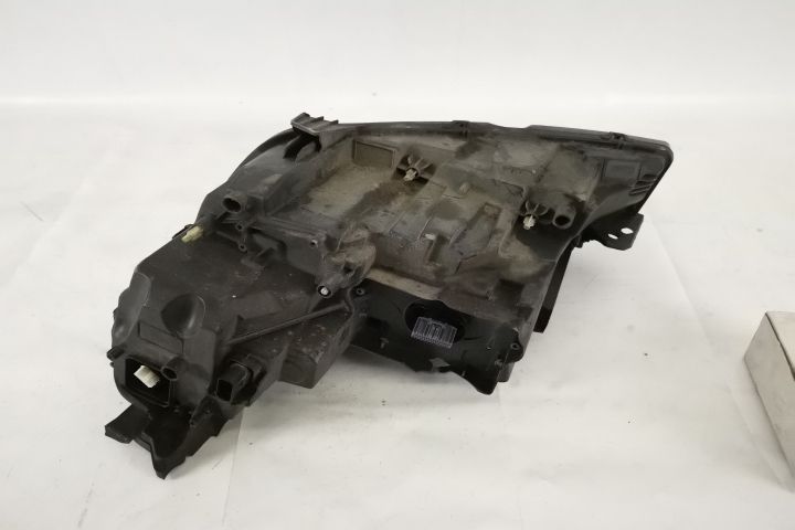 Фар Дясно Оригинален Led Авариран Пежо 2 / Peugeot 2 Продавам оригинал