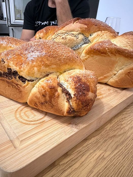 Pregătesc cozonaci tradiționali pentru sărbători