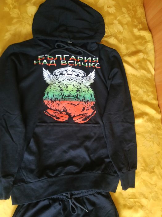 Спортен екип /горница с качулка и долница/