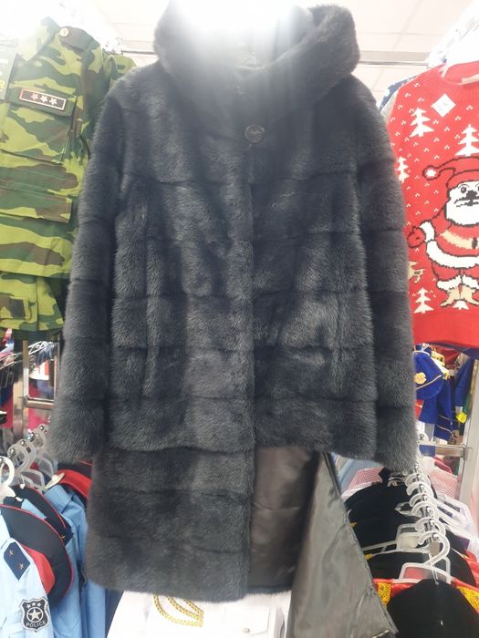 Продам шубу с капишонам  трансформер