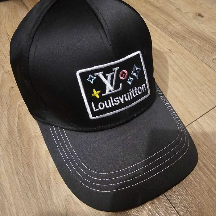 Vand Sapca Louis Vuitton Lv NOUA