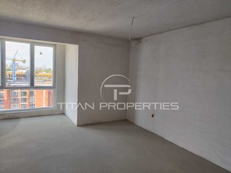 Продава се Тристаен апартамент в Пловдив, Гагарин - 126 кв.м за 1308 €/кв.м - Снимка #1