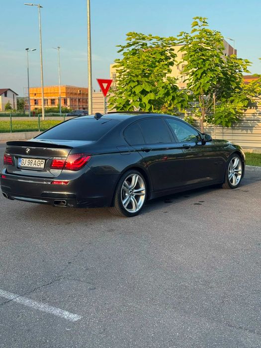 BMW 740 facelift  Bang&Olufsen  M pachet 5 butoane usor avariat