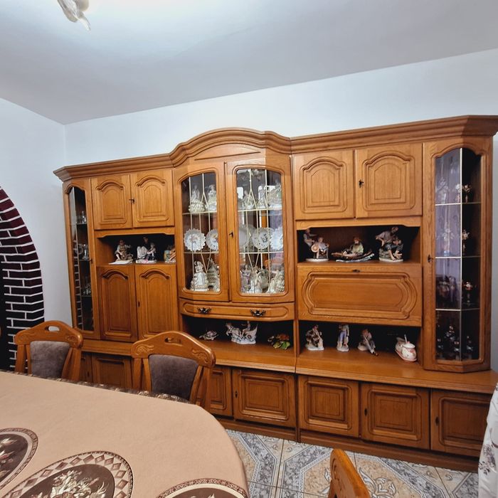 Mobila de vânzare din lemn masiv