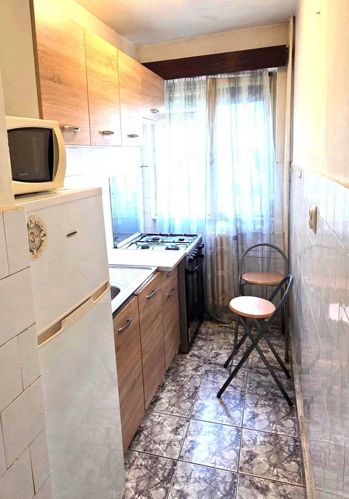 Vand apartament 2 camere la parter Rogerius