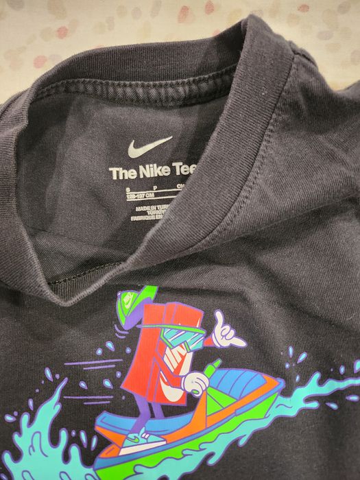 Тениски Nike S (128-137см.)