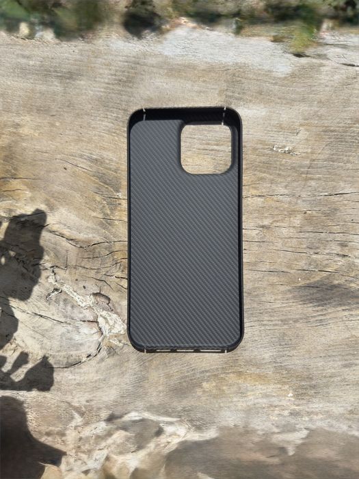 iPhone 16 Pro Max Карбонов кейс