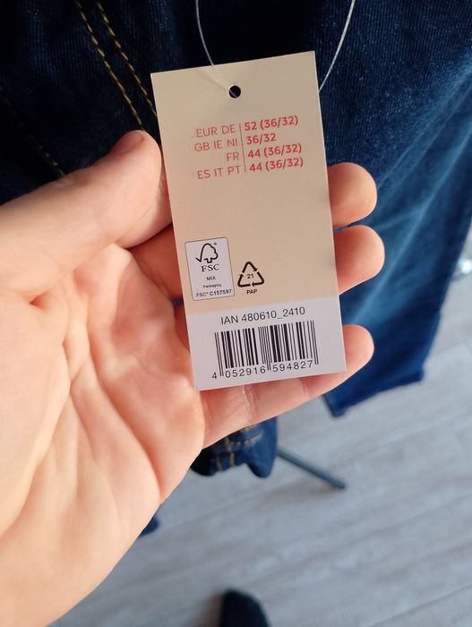 Blugi Esmara noi