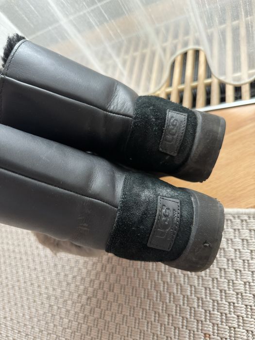 Cizme UGG din piele, detaliul imblanit detasabil, 36