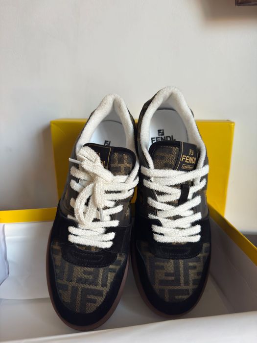 Fendi обувки в монограм 45 номер в кафяво