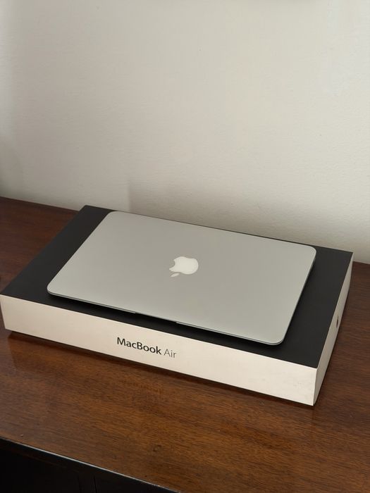 Продам MacBook Air (11-inch, Late 2010)