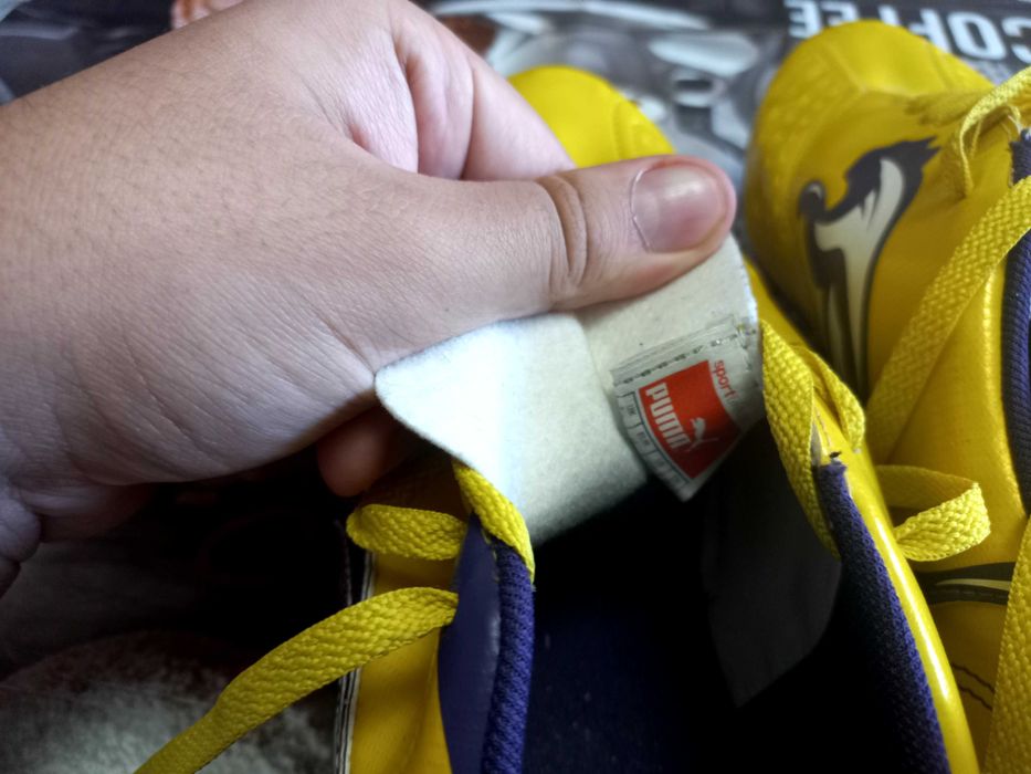 Продавам оригинални футболни бутонки Puma