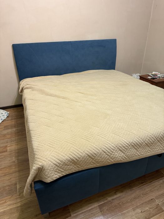 Продам кровать двухспальняя б/у