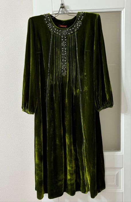 Көйлек сатылады.